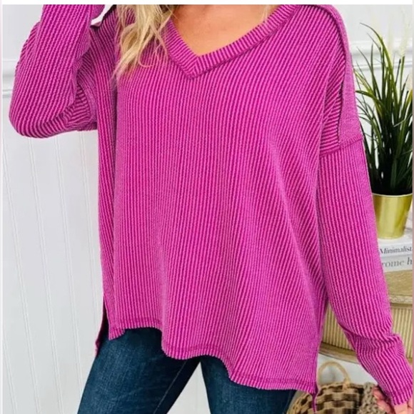 Zenana Outfitters Tops - Zenana NWT plum V-Neck long sleeve ribbed hi/lo hem tunic